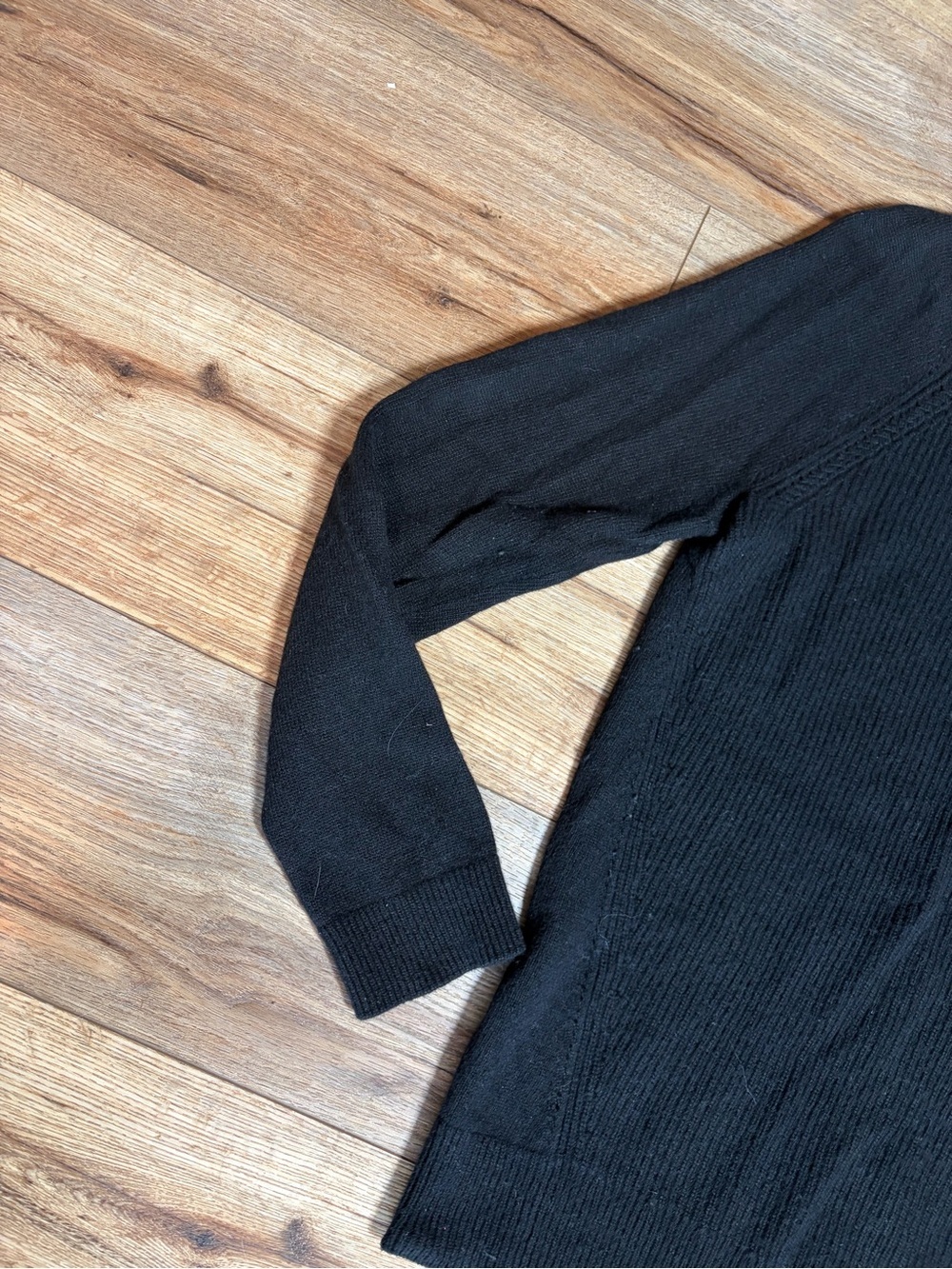 Talbots Classic Minimalist Wool & Cashmere Blend Ribbed V-Neck Sweater - Picture 5 of 8